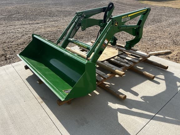 Image of John Deere 400E equipment image 4