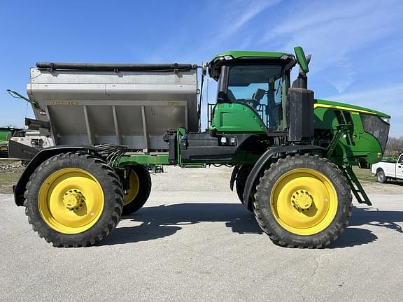 Image of John Deere 400R equipment image 4