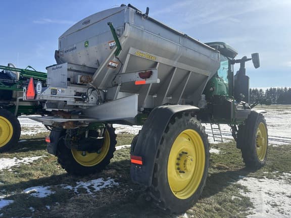 Image of John Deere 400R equipment image 4