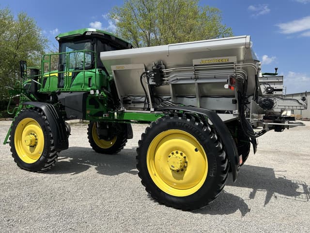 Image of John Deere 400R equipment image 4