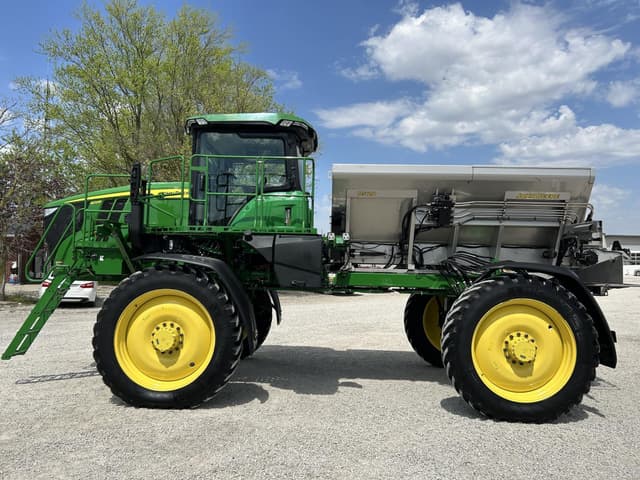 Image of John Deere 400R equipment image 2