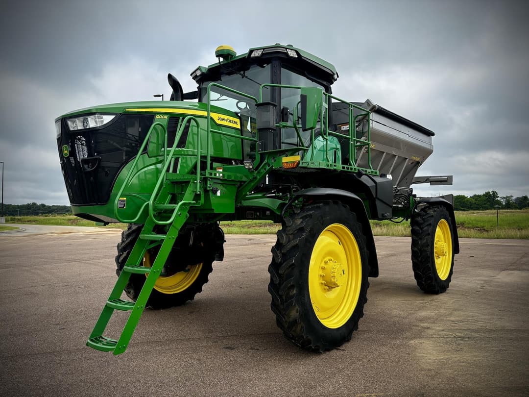 Image of John Deere 400R Primary image