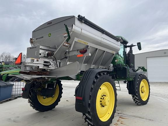 Image of John Deere 400R equipment image 4