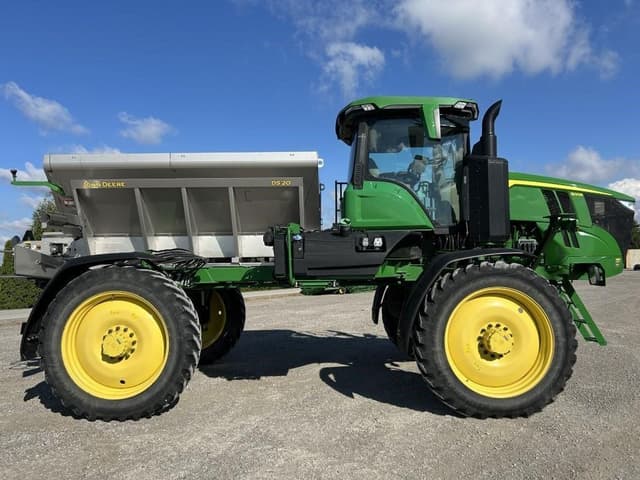 Image of John Deere 400R equipment image 3