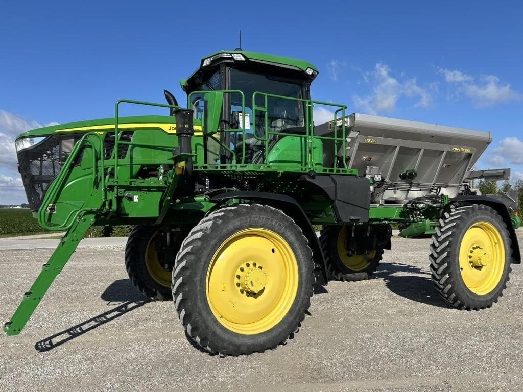 Image of John Deere 400R Primary image