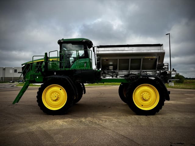 Image of John Deere 400R equipment image 1