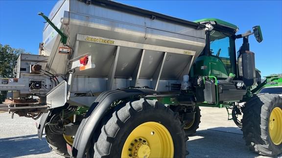 Image of John Deere 400R equipment image 2