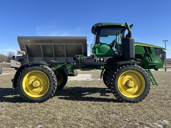 Image of John Deere 400R equipment image 4