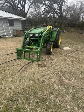 Image of John Deere 4044M equipment image 4