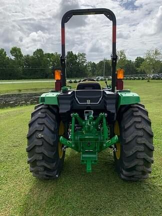 Image of John Deere 4044M equipment image 4