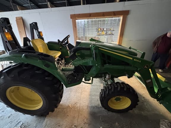 Image of John Deere 4044M equipment image 3