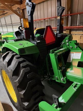 Image of John Deere 4044M equipment image 4