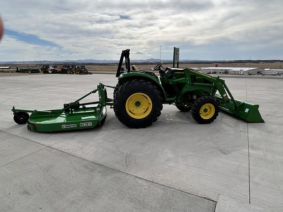 Image of John Deere 4044M equipment image 4