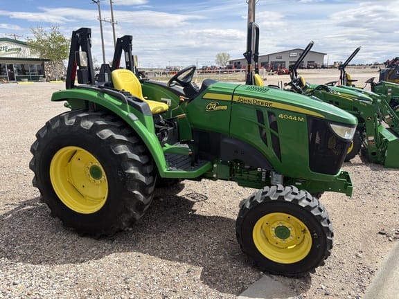 2022 John Deere 4044M Equipment Image0