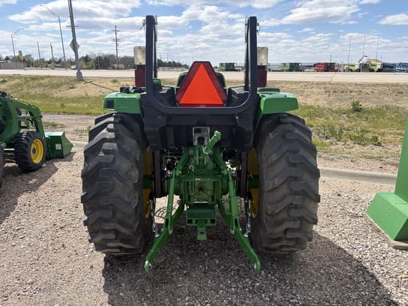Image of John Deere 4044M equipment image 4