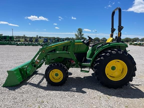 Image of John Deere 4044M equipment image 4