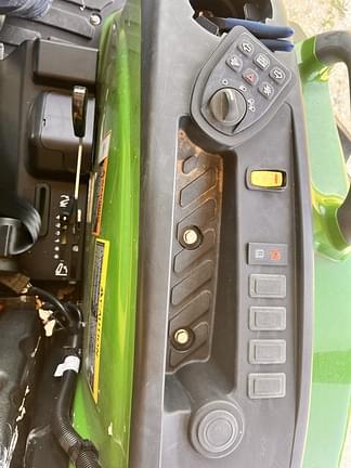 Image of John Deere 4044M equipment image 3