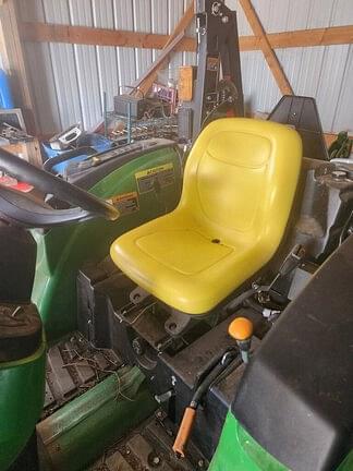 Image of John Deere 4044M equipment image 3
