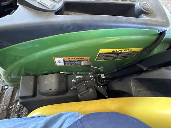 Image of John Deere 4044M equipment image 4