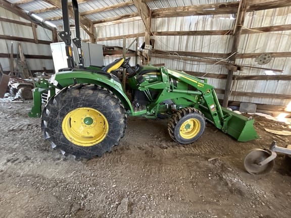 Main image John Deere 4044M