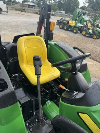 Image of John Deere 4044M equipment image 4