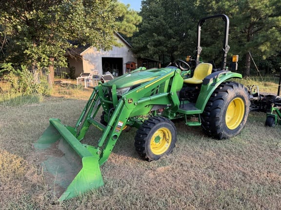 2022 John Deere 4044M Equipment Image0