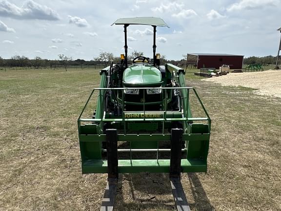 Image of John Deere 4044M equipment image 4