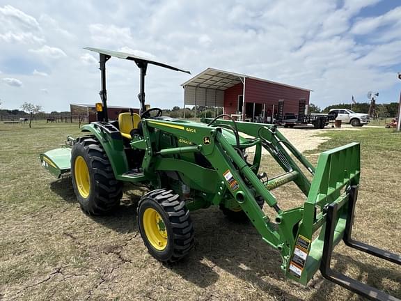 Image of John Deere 4044M equipment image 3