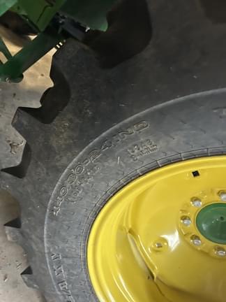 Image of John Deere 4044M equipment image 4