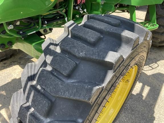 Image of John Deere 4044M equipment image 3