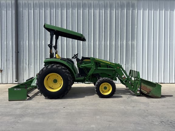 Image of John Deere 4044M equipment image 3