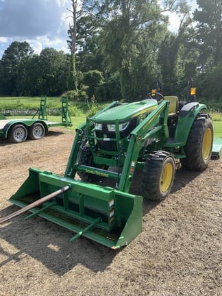 2022 John Deere 4044M Equipment Image0