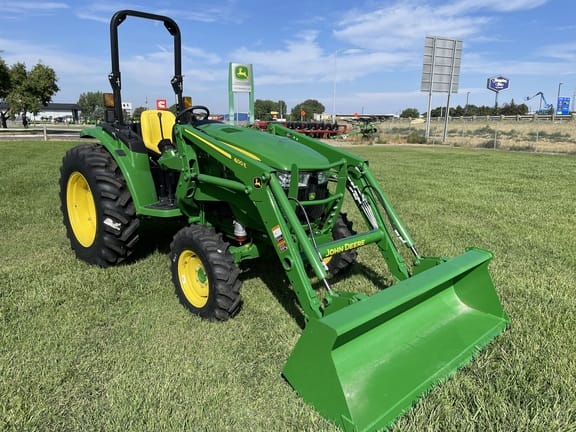 Main image John Deere 4044M
