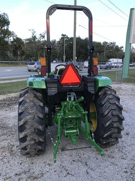 Image of John Deere 4044M equipment image 4