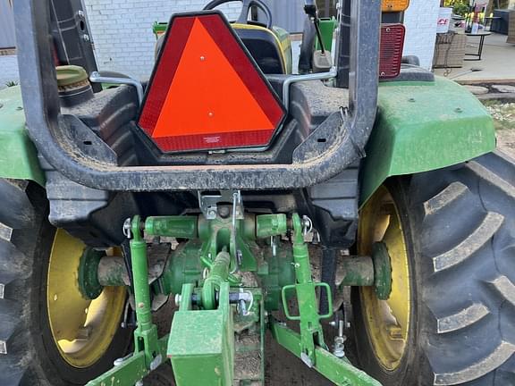 Image of John Deere 4044M equipment image 4