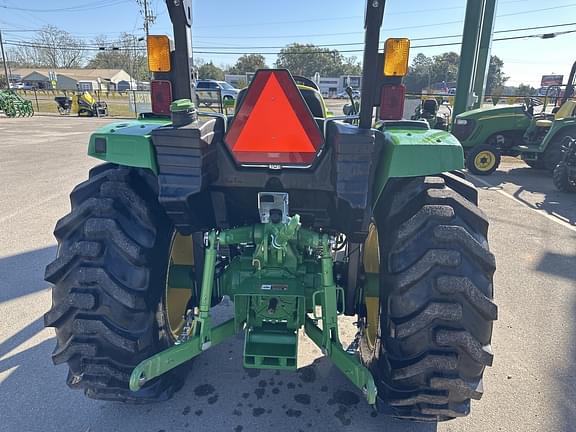 Image of John Deere 4044M equipment image 4