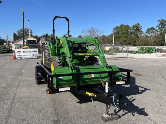 Image of John Deere 4044M equipment image 4