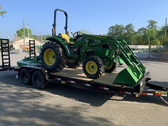 Image of John Deere 4044M equipment image 4