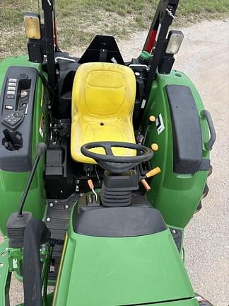 Image of John Deere 4044M equipment image 4