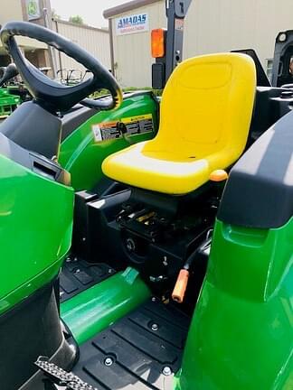 Image of John Deere 4044M equipment image 4