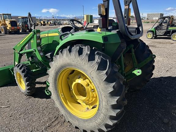 Image of John Deere 4044M equipment image 4