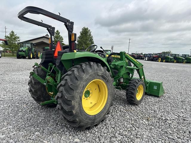 Image of John Deere 4044M equipment image 4