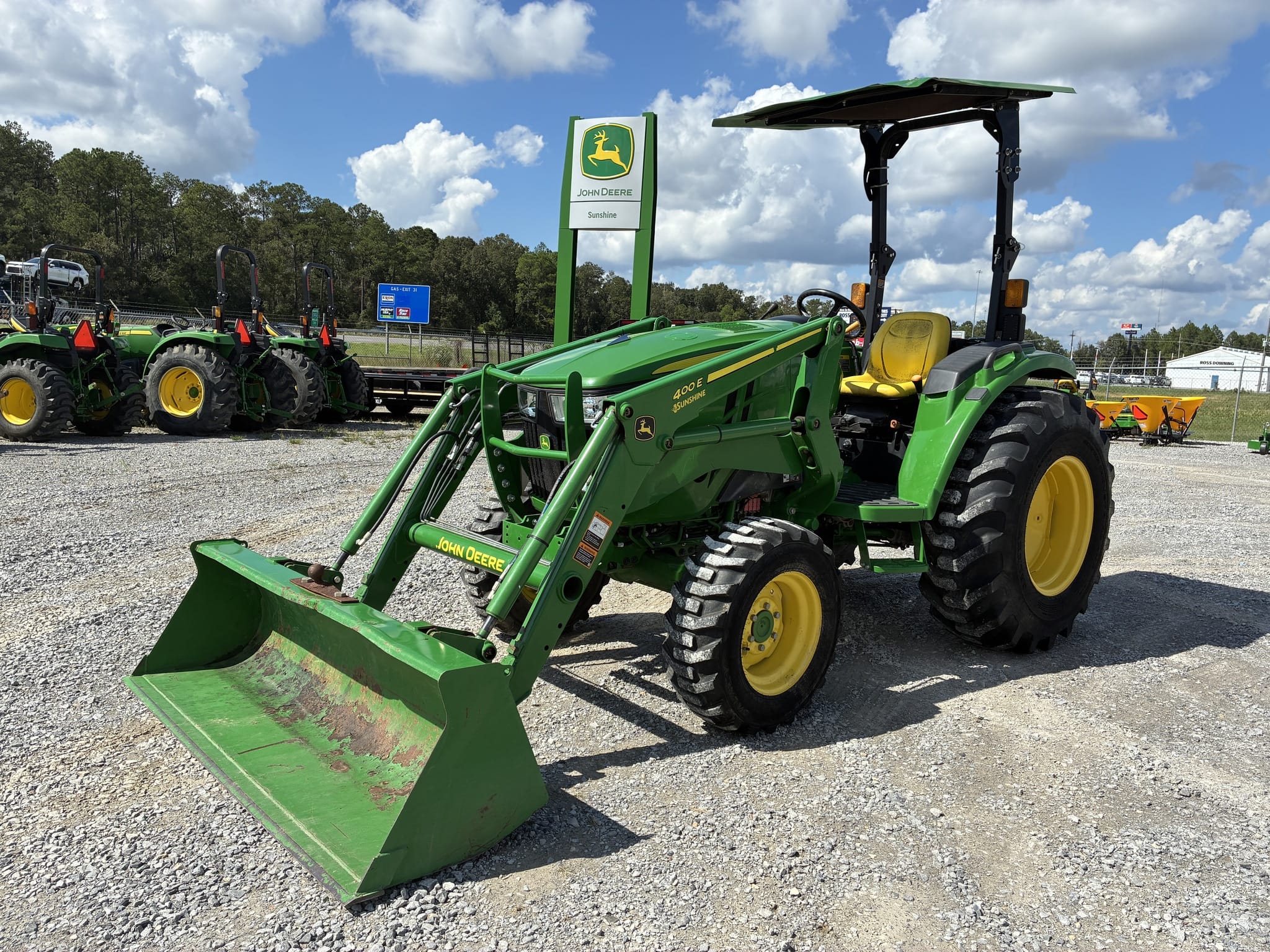 2022 John Deere 4044M Equipment Image0