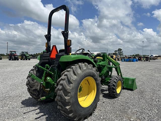 Image of John Deere 4044M equipment image 4