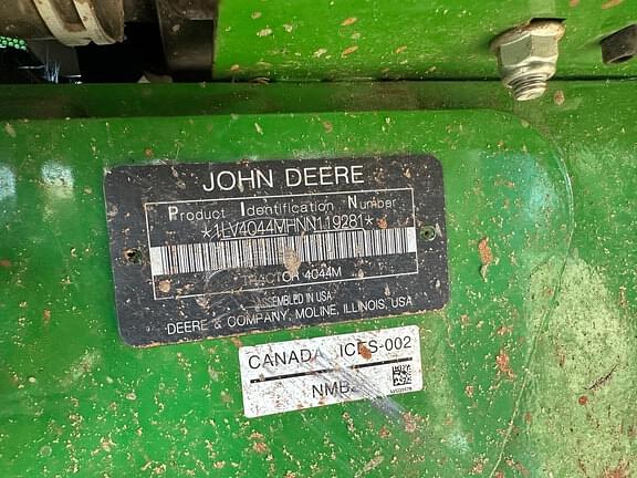 Image of John Deere 4044M equipment image 4