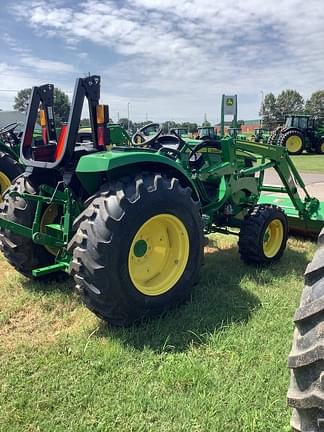 Image of John Deere 4044M equipment image 4