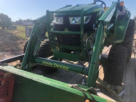 Image of John Deere 4044M equipment image 3