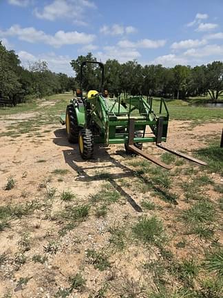 Image of John Deere 4044R equipment image 3