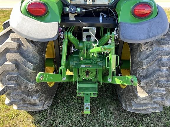 Image of John Deere 4044R equipment image 4