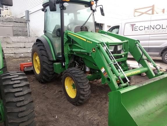 Image of John Deere 4044R equipment image 1